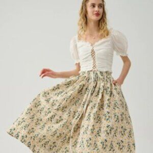 BNWT Linnenaive Daisy Embroidered Skirt Size M